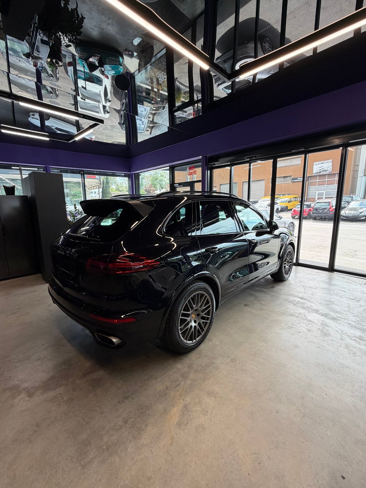 PORSCHE Cayenne Diesel Platinum Edition, Diesel, Second hand / Used, Automatic - 6