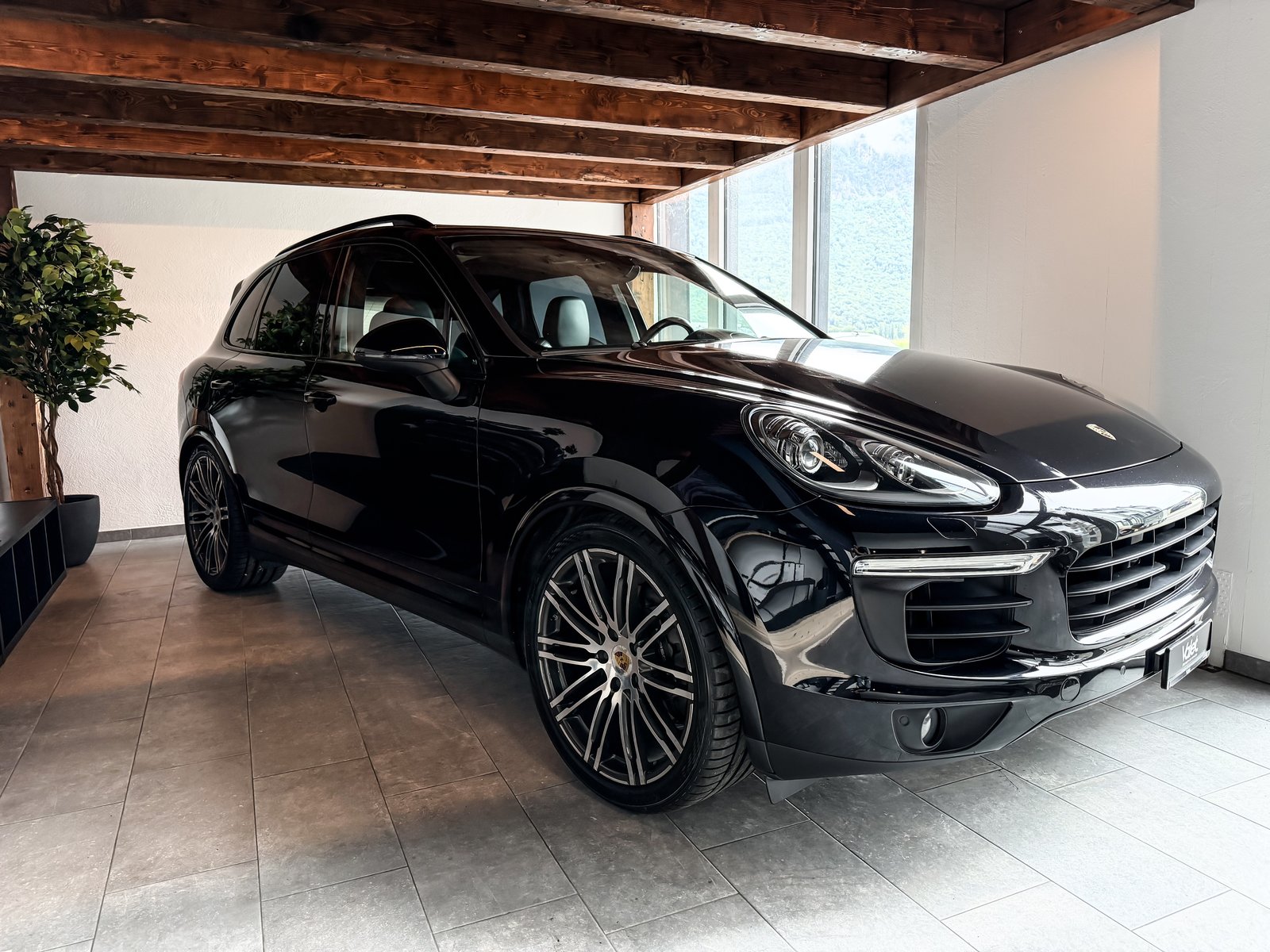 PORSCHE Cayenne Diesel Platinum Edition, Diesel, Second hand / Used, Automatic - 3