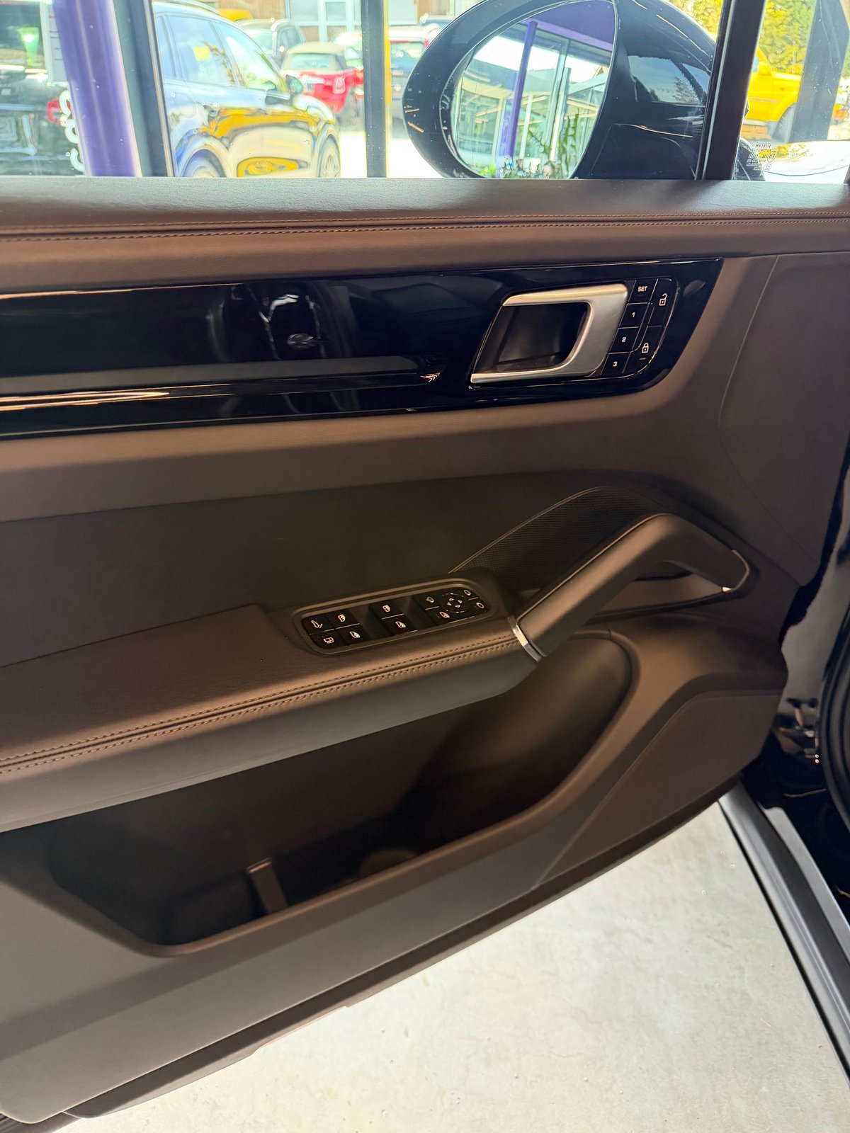 PORSCHE Cayenne Coupé E-Hybrid, Plug-in-Hybrid Benzin/Elektro, Occasion / Gebraucht, Automatik - 5