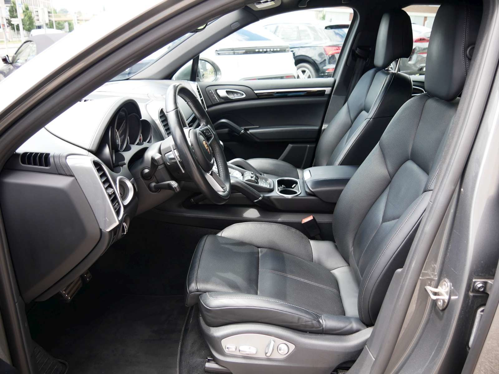 PORSCHE Cayenne S, Petrol, Second hand / Used, Automatic - 7