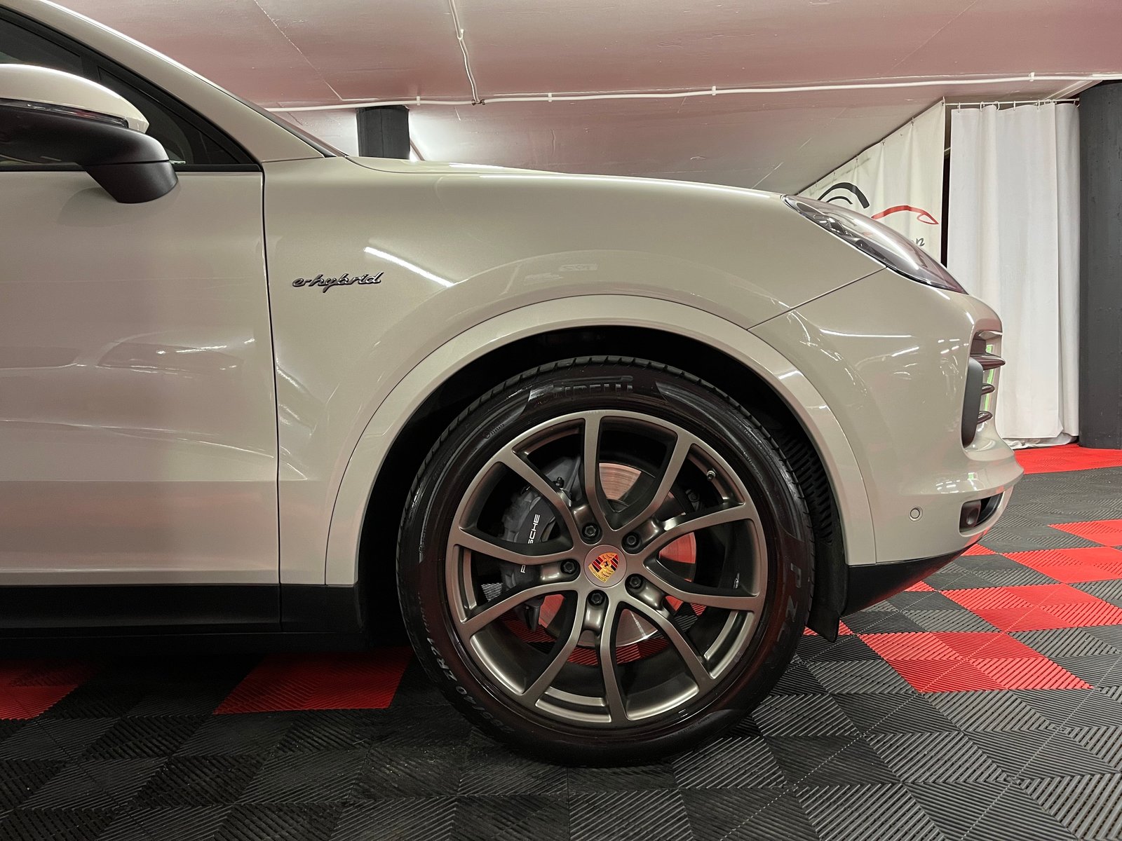 PORSCHE Cayenne Coupé E-Hybrid, Plug-in-Hybrid Petrol/Electric, Second hand / Used, Automatic - 4