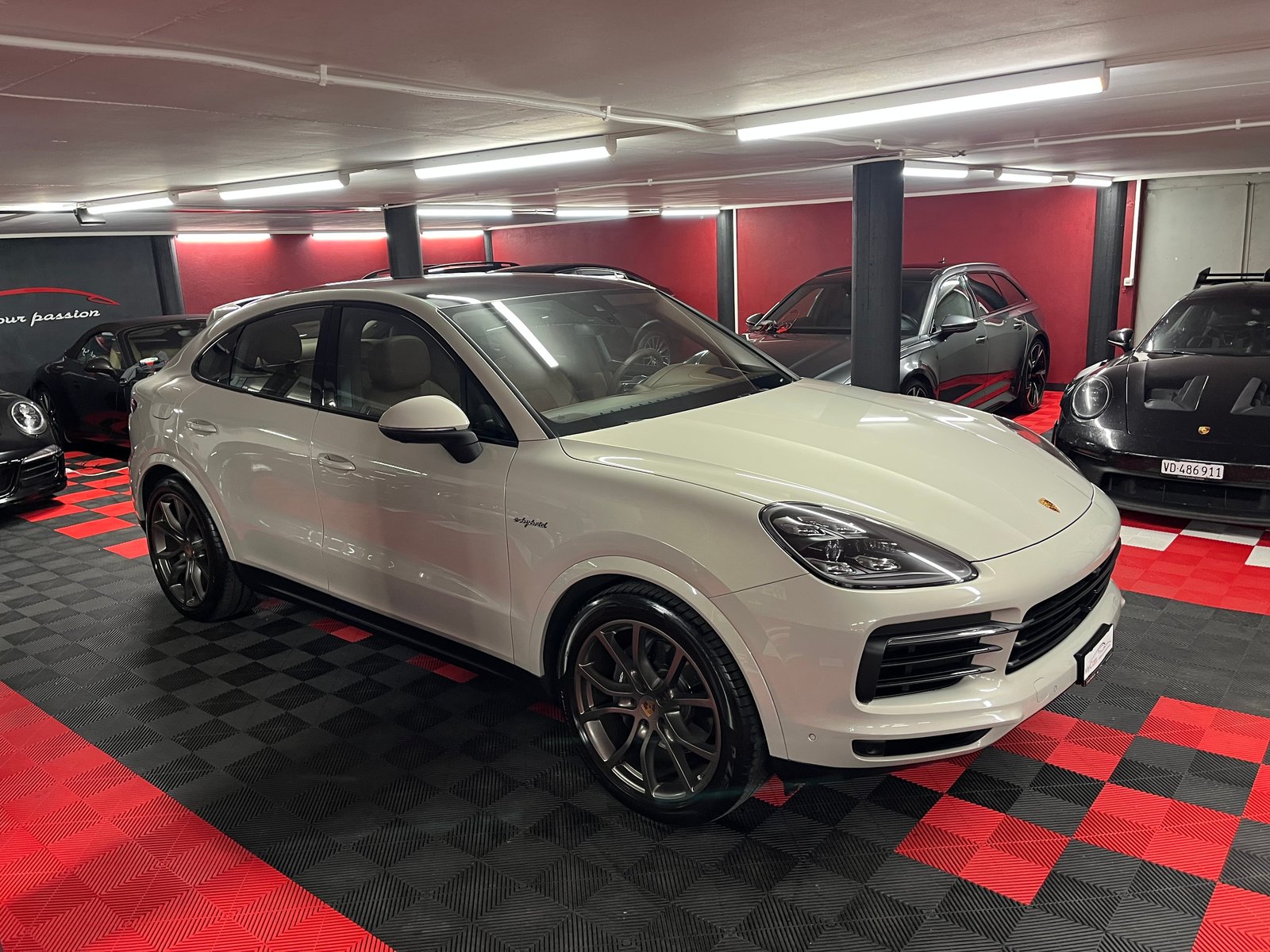 PORSCHE Cayenne Coupé E-Hybrid, Plug-in-Hybrid Petrol/Electric, Second hand / Used, Automatic - 5