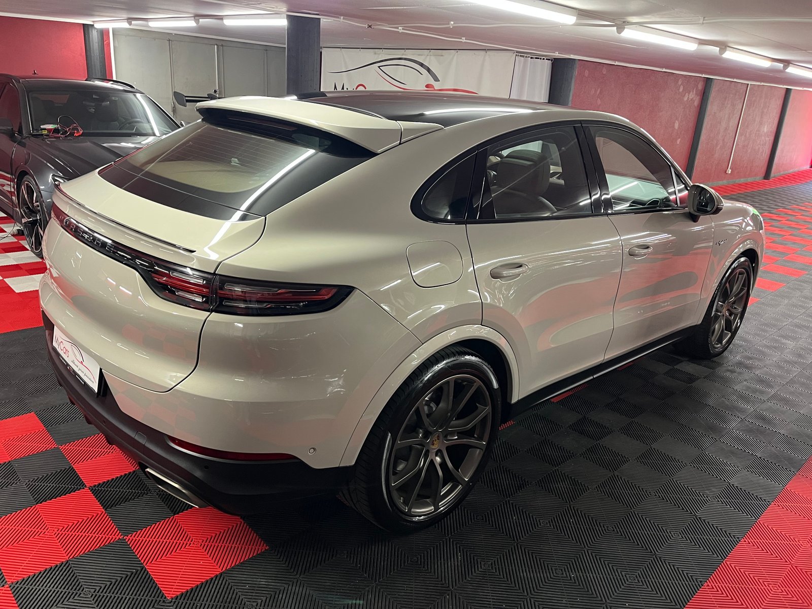 PORSCHE Cayenne Coupé E-Hybrid, Plug-in-Hybrid Petrol/Electric, Second hand / Used, Automatic - 6