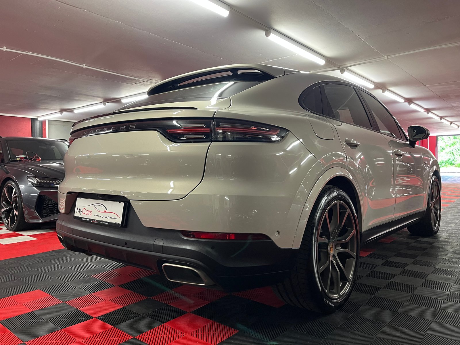 PORSCHE Cayenne Coupé E-Hybrid, Plug-in-Hybrid Petrol/Electric, Second hand / Used, Automatic - 7