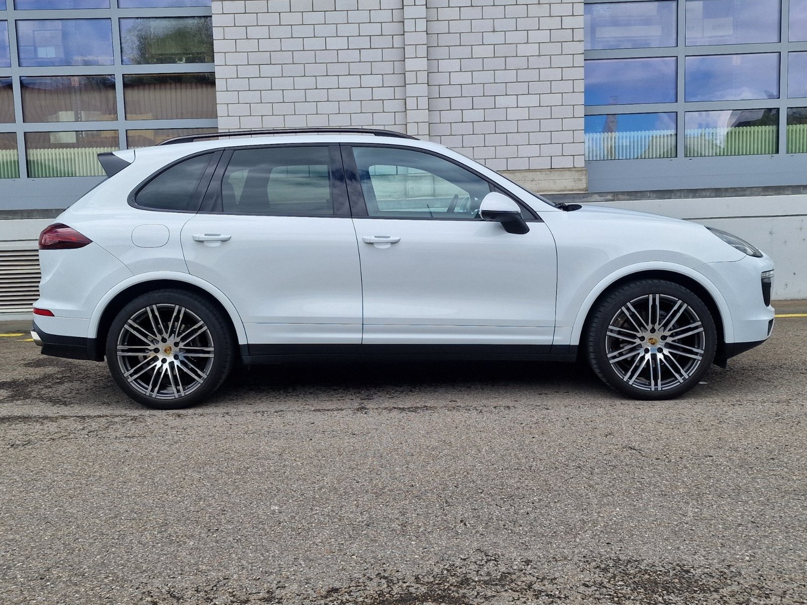 PORSCHE Cayenne Diesel Platinum Edition, Diesel, Second hand / Used, Automatic - 4
