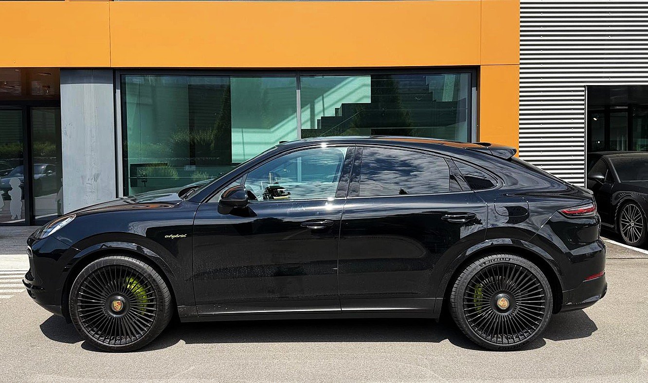 PORSCHE Cayenne Coupé 3.0 V6 E-Hybrid Platinum Edition, Hybride Rechargeable Essence/Électricité, Occasion / Utilisé, Automatique - 2