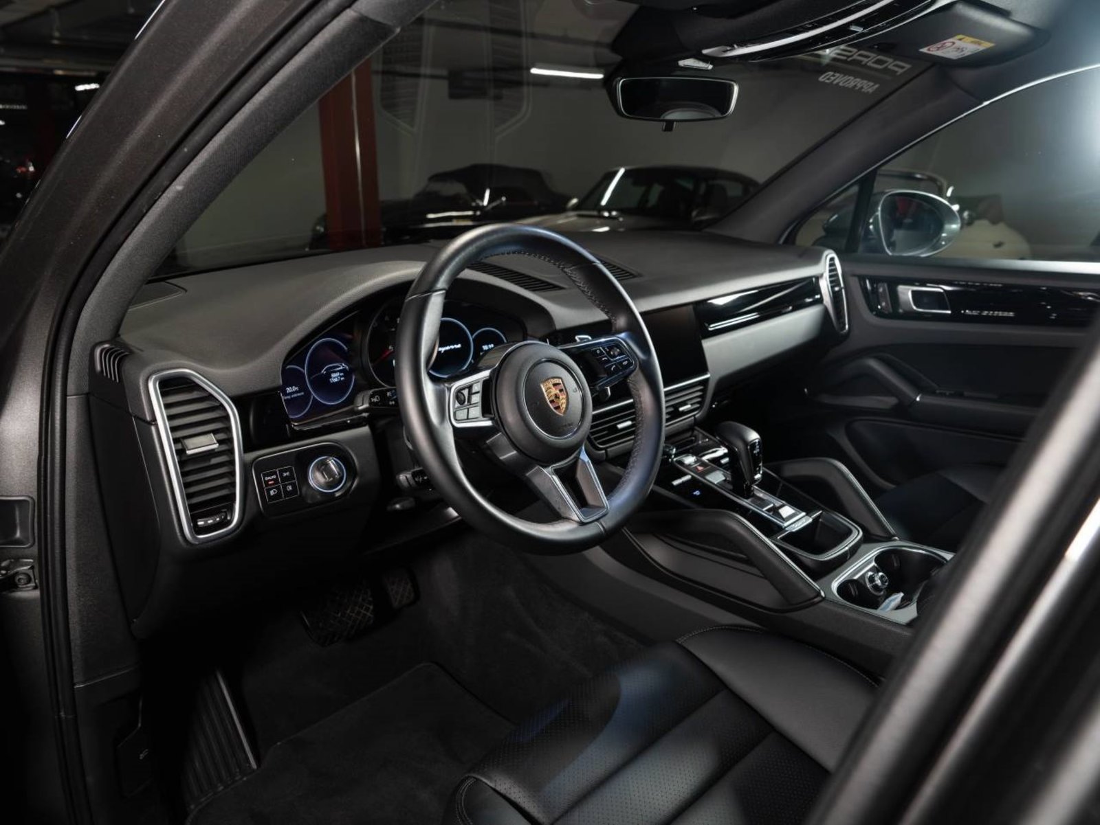 PORSCHE Cayenne, Petrol, Second hand / Used, Automatic - 4