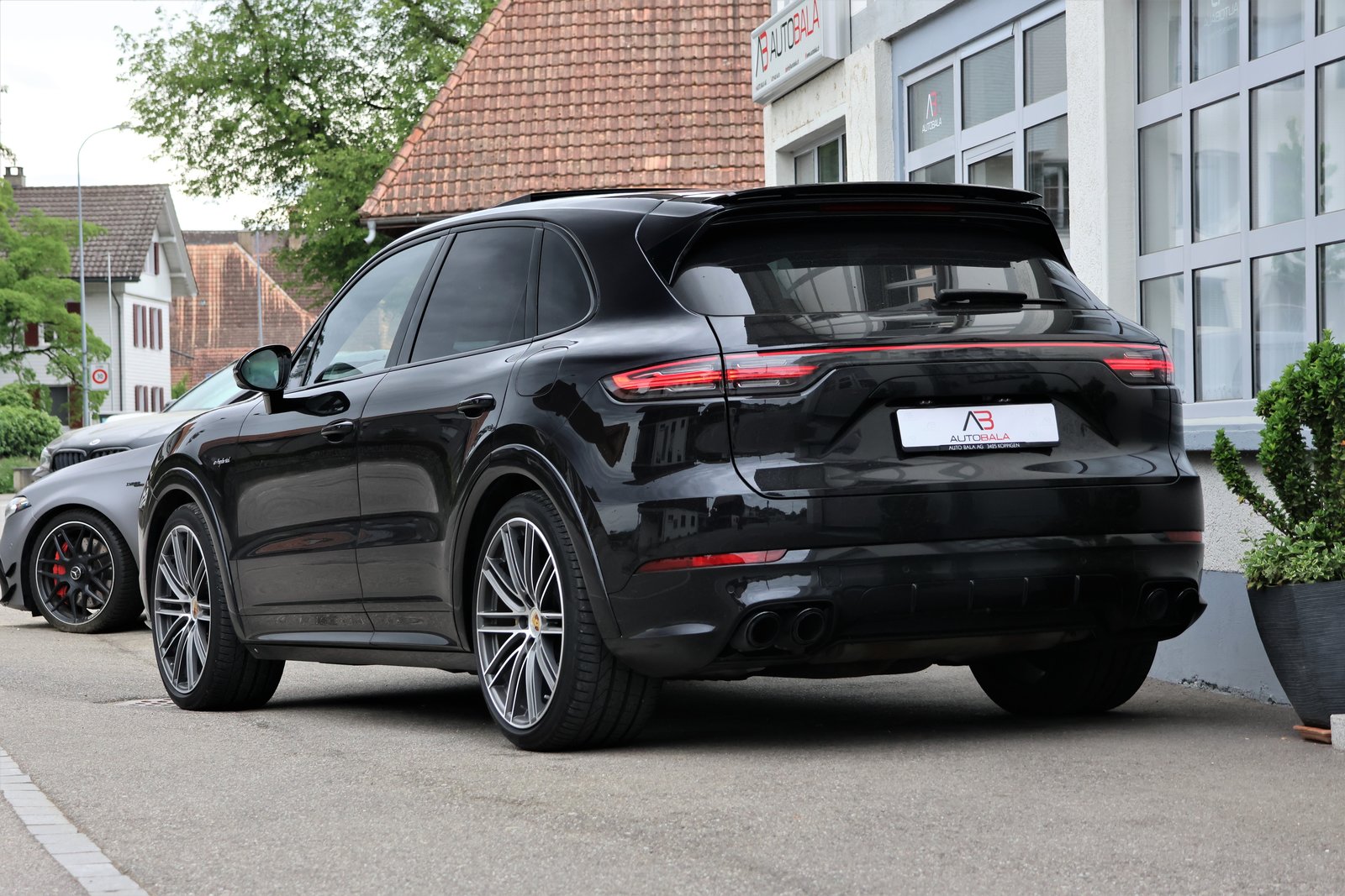 PORSCHE Cayenne Turbo S E-Hybrid (CH) Approved bis 12/26, Plug-in-Hybrid Petrol/Electric, Second hand / Used, Automatic - 3
