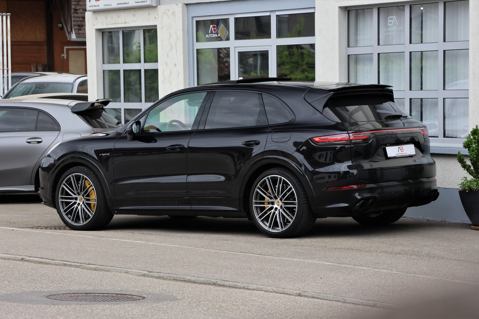 PORSCHE Cayenne Turbo S E-Hybrid (CH) Approved bis 12/26, Plug-in-Hybrid Petrol/Electric, Second hand / Used, Automatic - 5