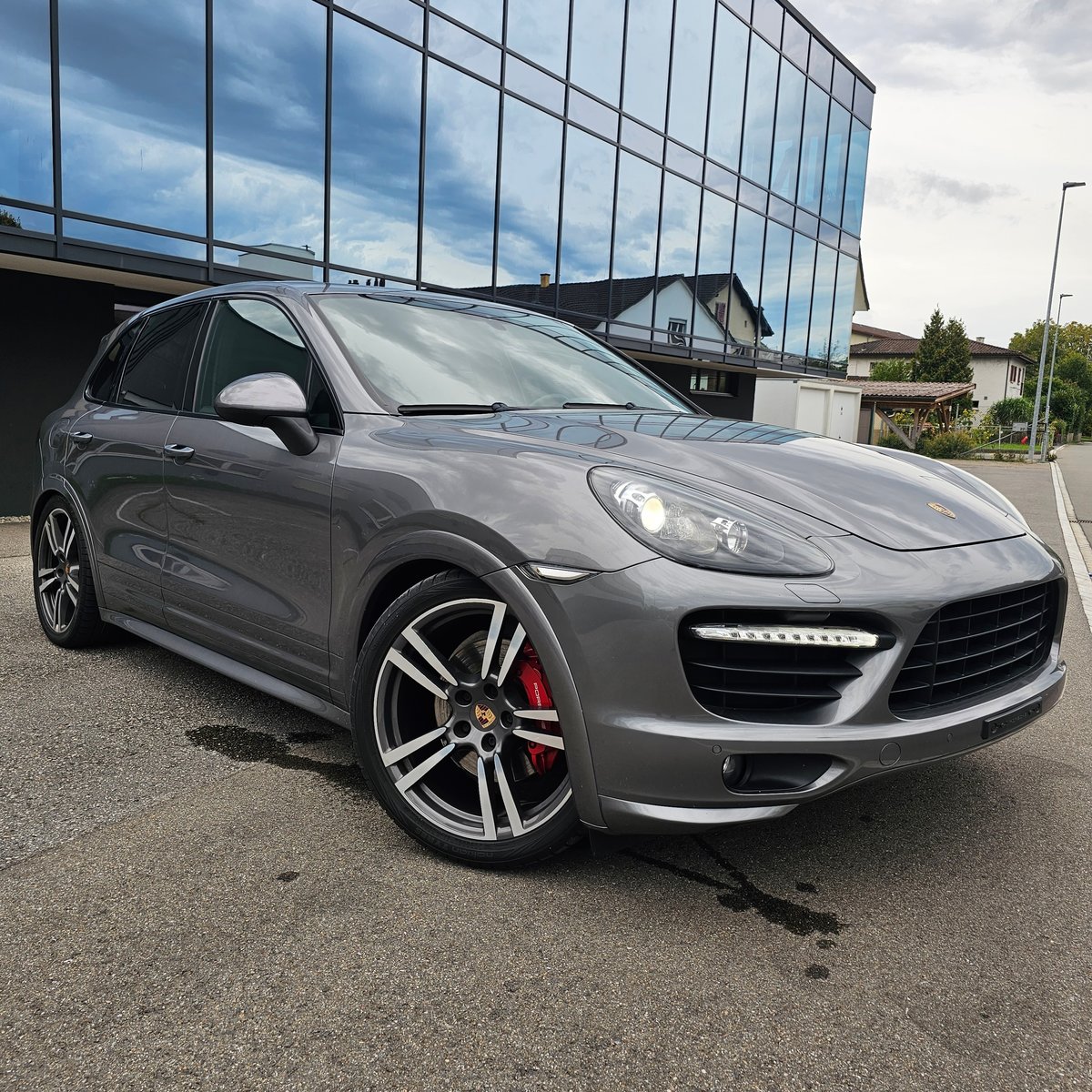 PORSCHE Cayenne GTS