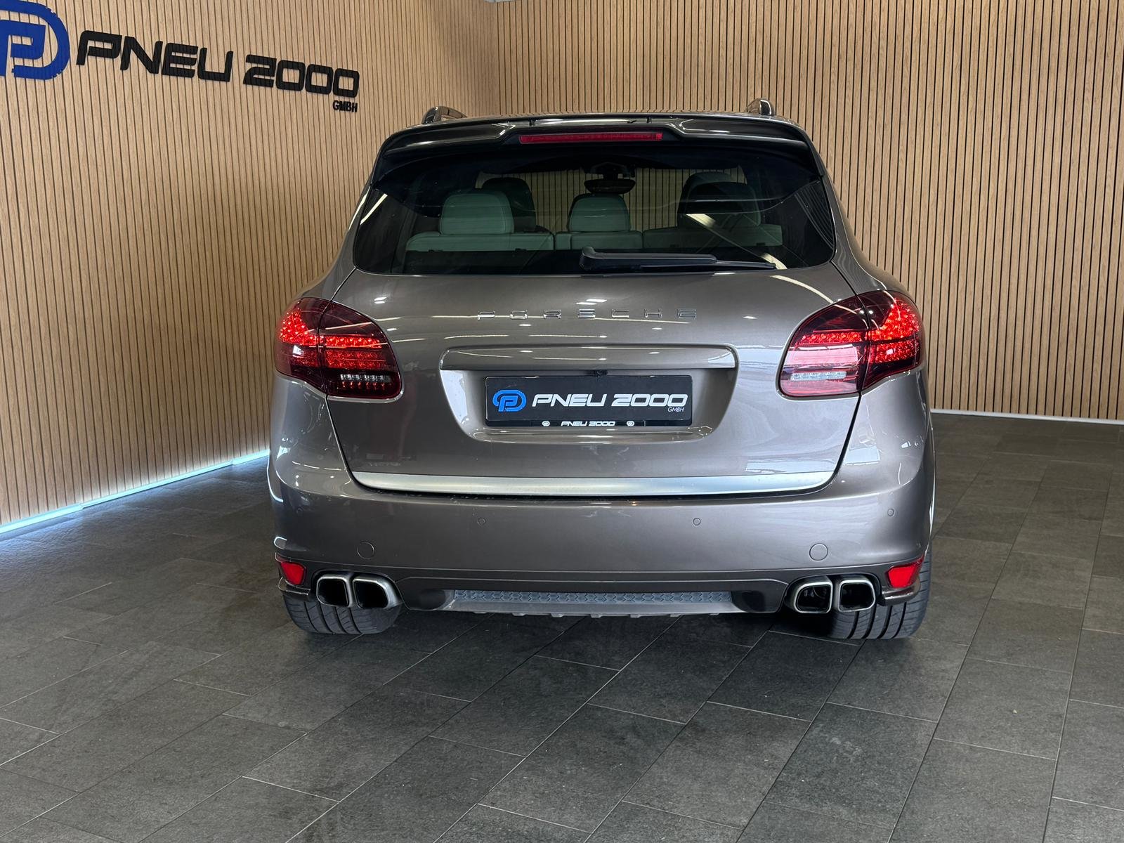 PORSCHE Cayenne S Diesel, Diesel, Second hand / Used, Automatic - 2