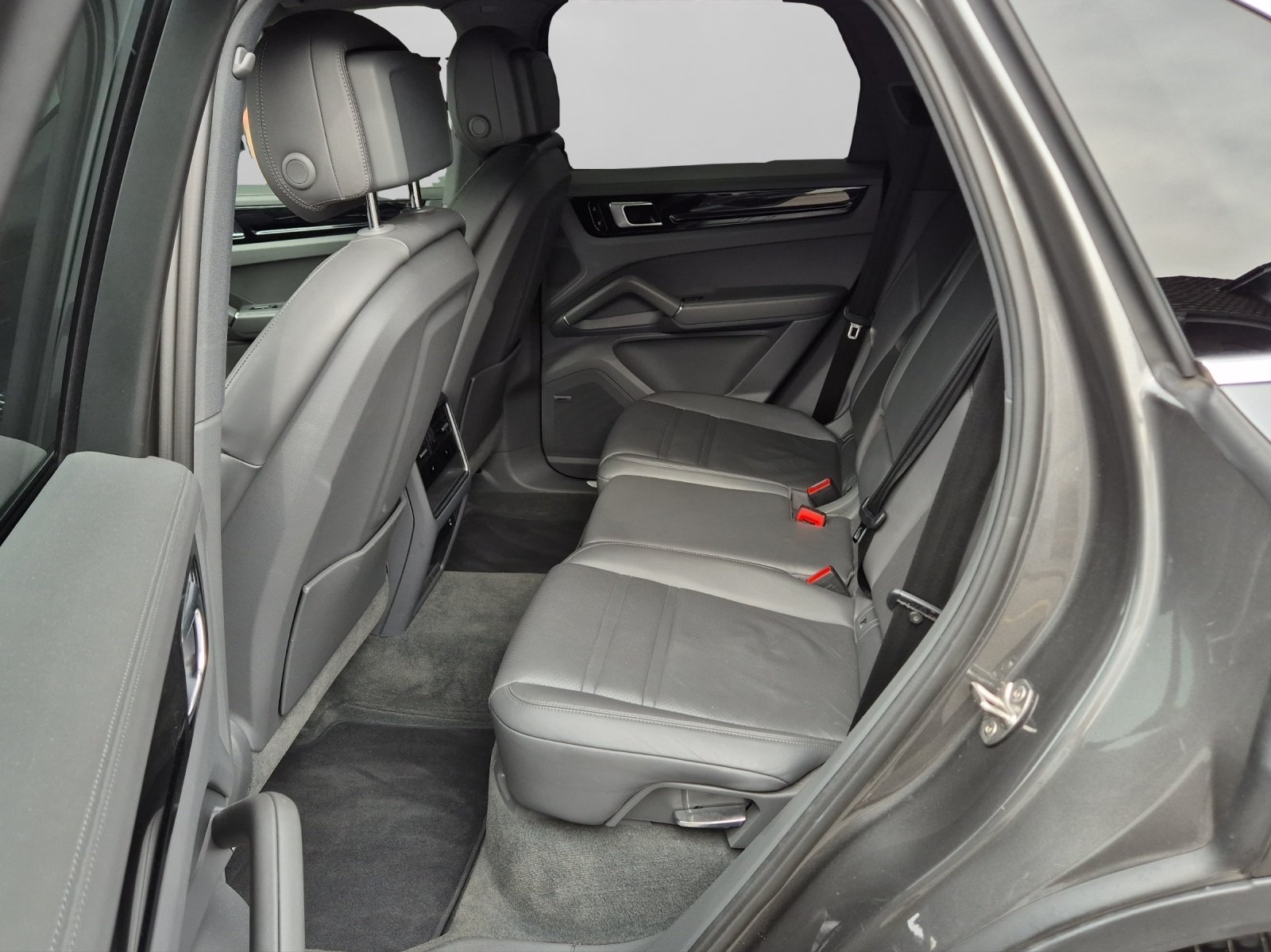 PORSCHE Cayenne 3.0 V6 E-Hybrid, Plug-in-Hybrid Benzin/Elektro, Occasion / Gebraucht, Automatik - 7