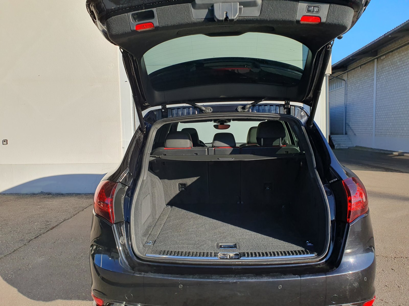 PORSCHE Cayenne Turbo S, Petrol, Second hand / Used, Automatic - 4