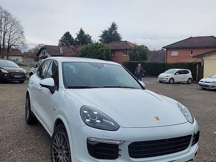 PORSCHE Cayenne 3.0 V6 S E-Hybrid, Petrol, Second hand / Used, Automatic