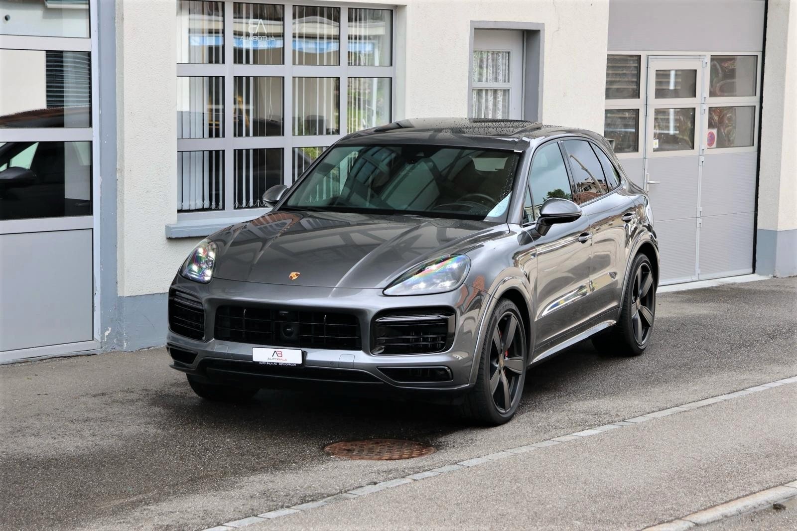 PORSCHE Cayenne GTS (CH) 2+2y Approved