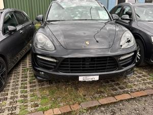 PORSCHE Cayenne GTS
