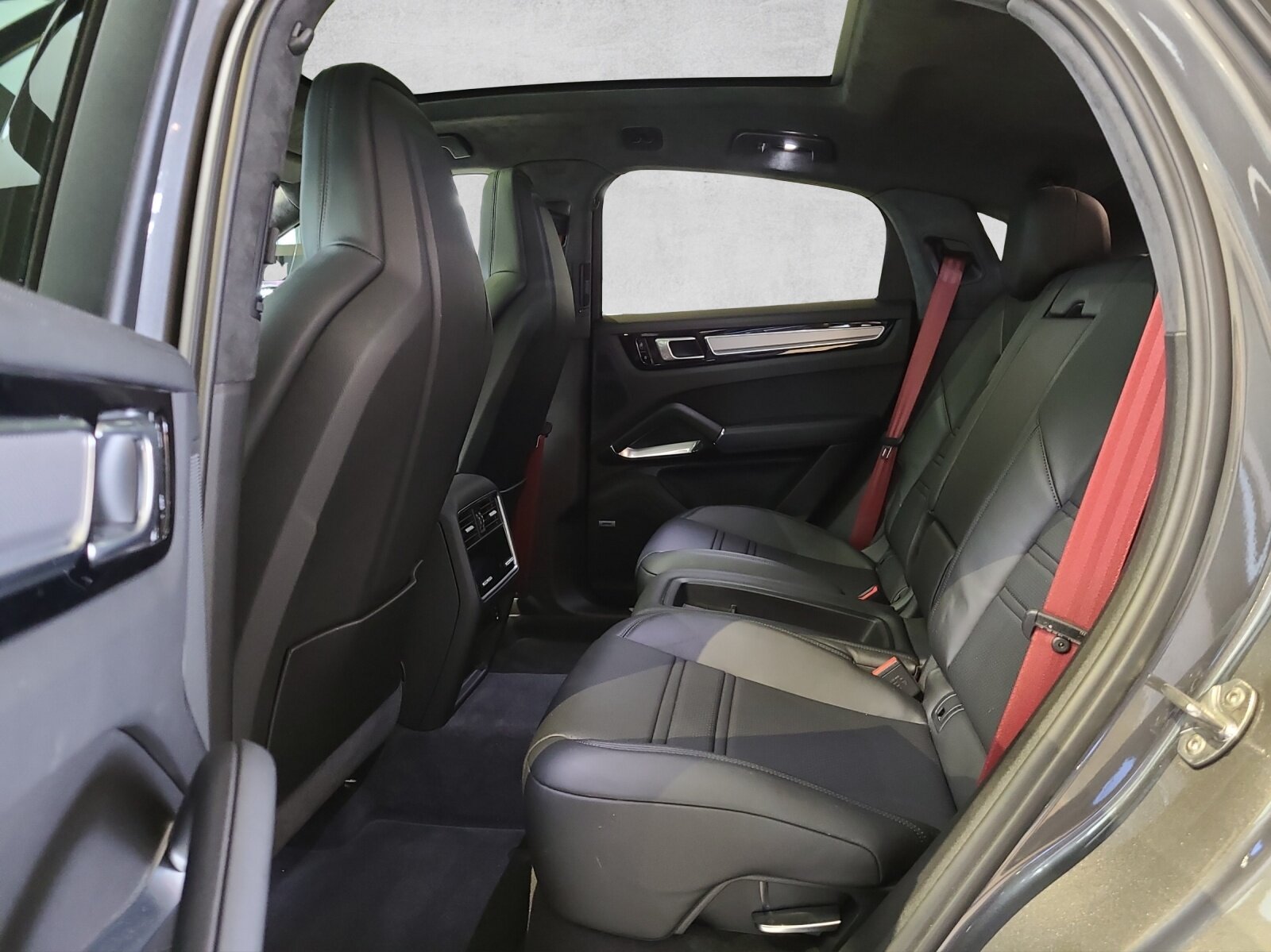 PORSCHE Cayenne Coupé 4.0 V8 Turbo, Essence, Occasion / Utilisé, Automatique - 3