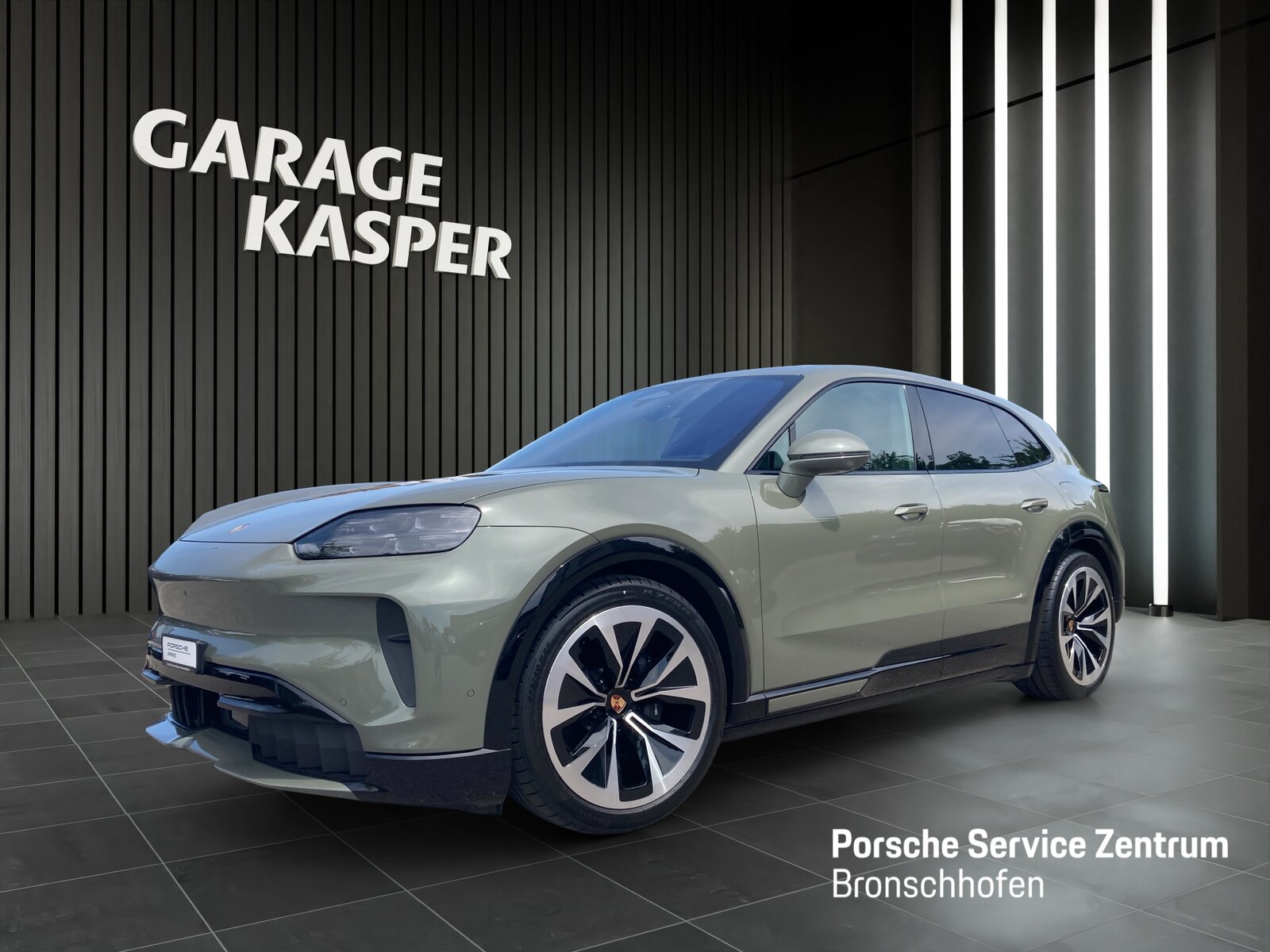 PORSCHE Cayenne Electric Basis