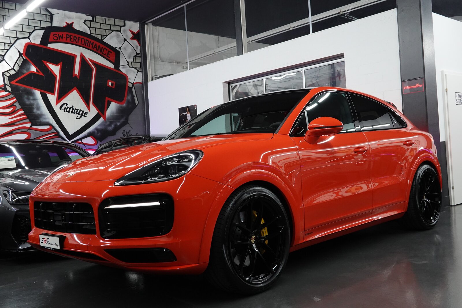 PORSCHE CAYENNE GTS COUPE 5-PLÄTZER PTS LAVA ORANGE CH-FZ 22ALUS.