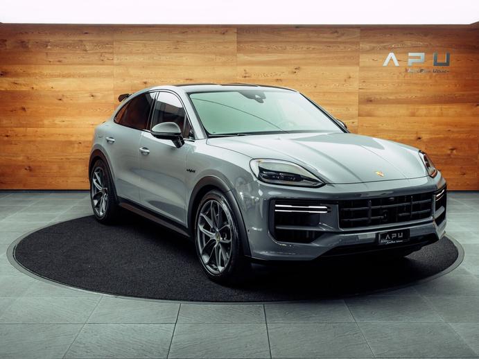 PORSCHE Cayenne Turbo E-Hybrid mit GT-Paket Arktikgrau, Plug-in-Hybrid Benzin/Elektro, Occasion / Gebraucht, Automatik