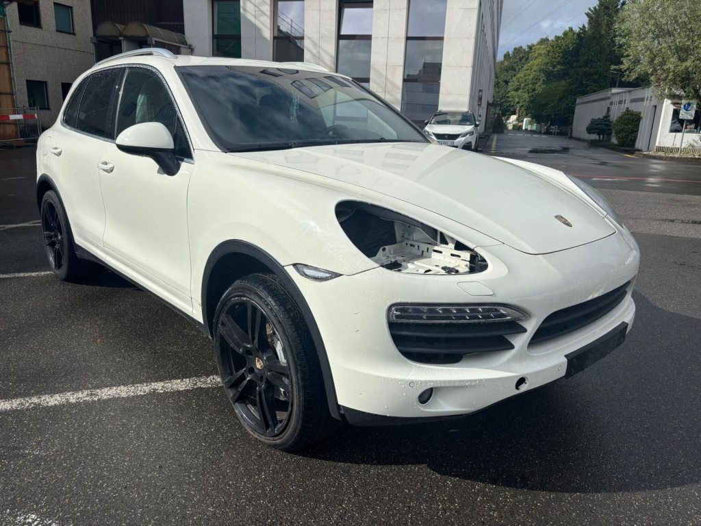 PORSCHE CAYENNE 3.0 V6 S Hybrid, Full-Hybrid Petrol/Electric, Second hand / Used, Automatic - 2
