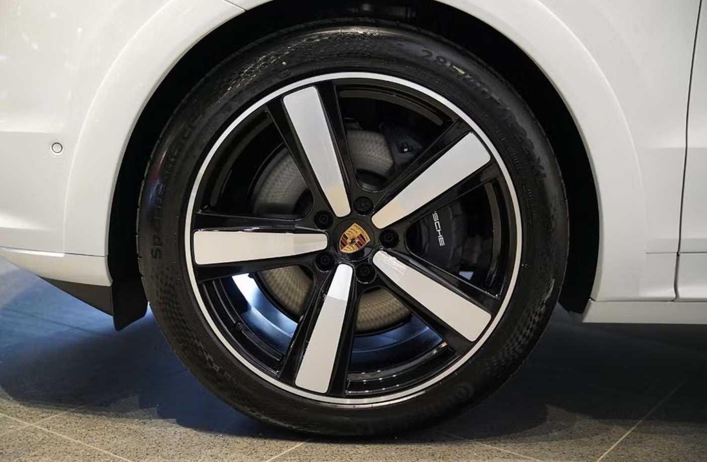 PORSCHE Cayenne Coupé E-Hybrid Tiptronic, Plug-in-Hybrid Benzina/Elettrica, Auto dimostrativa, Automatico - 2