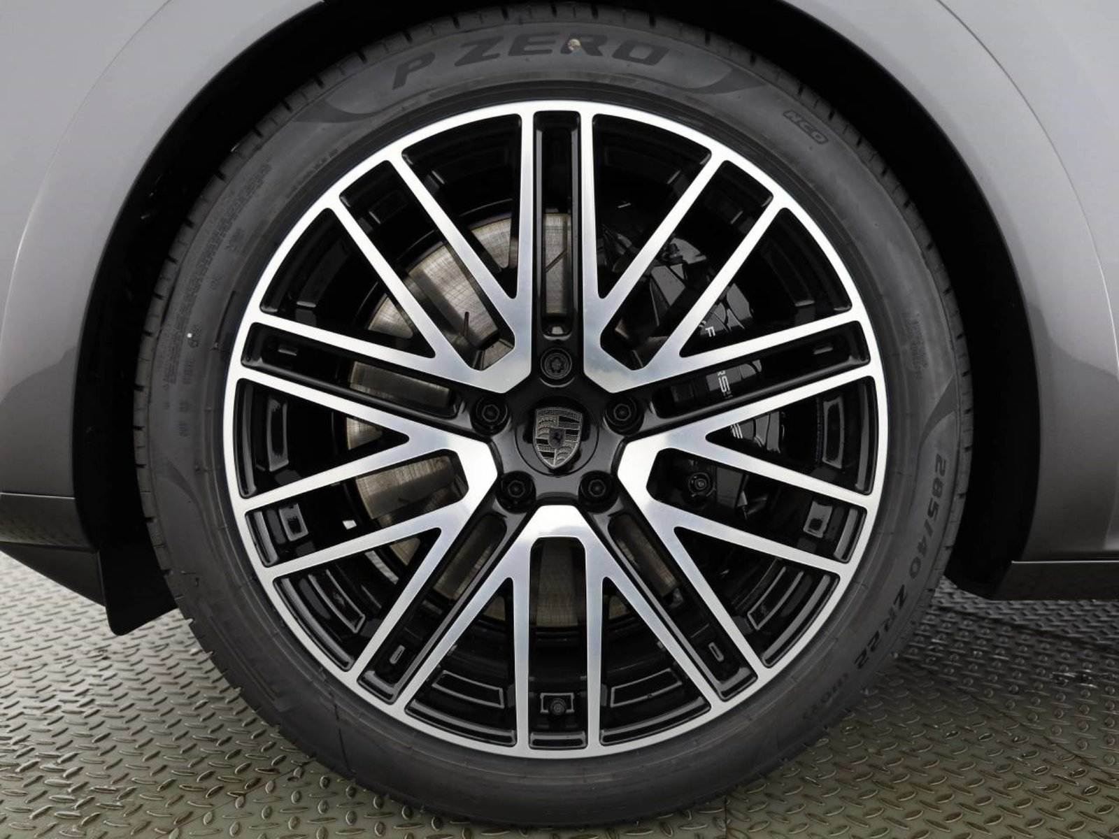 PORSCHE Cayenne Turbo E-Hybrid, Plug-in-Hybrid Petrol/Electric, New car, Automatic - 6