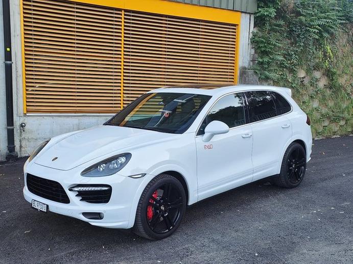 PORSCHE Cayenne 4.8 V8 Turbo S TipT, Petrol, Second hand / Used, Automatic