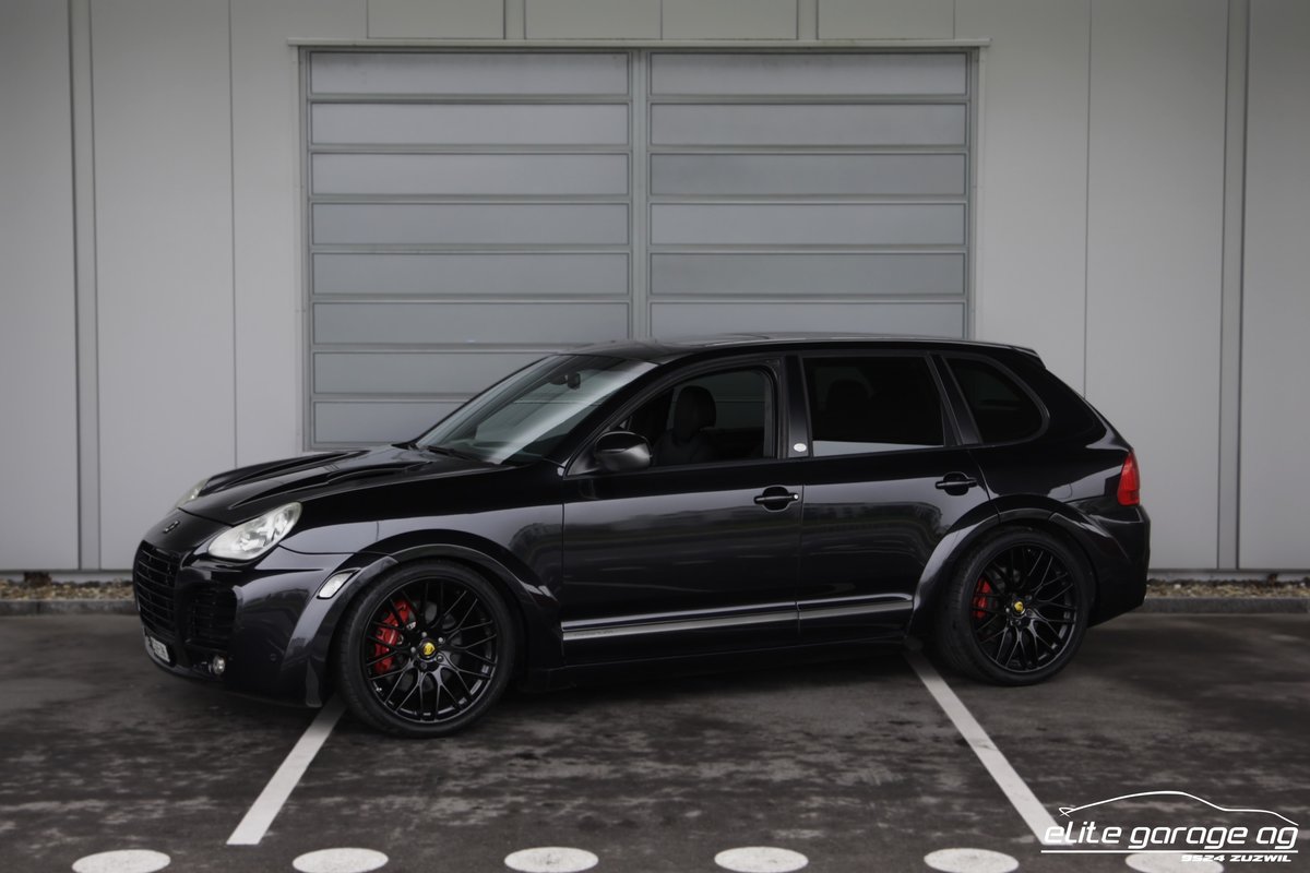 PORSCHE Cayenne Turbo