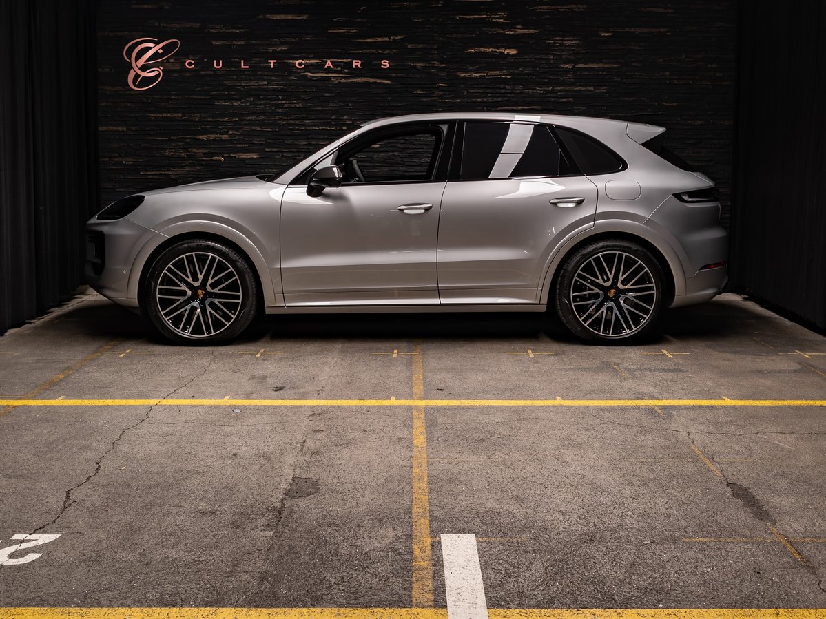 PORSCHE Cayenne Turbo E-Hybrid Tiptronic, Hybride Rechargeable Essence/Électricité, Occasion / Utilisé, Automatique - 2