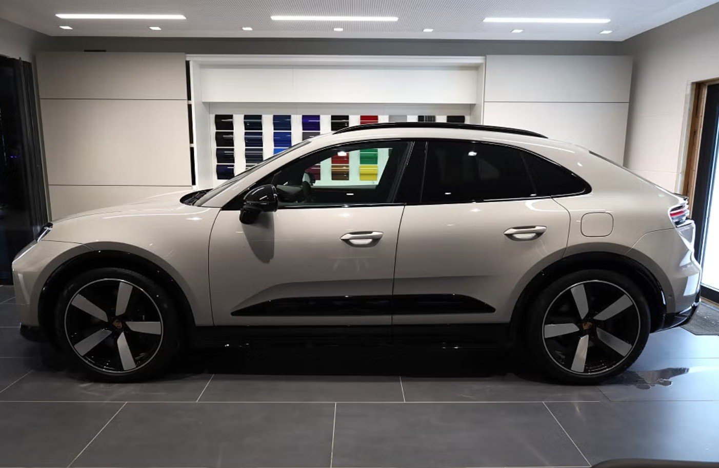 PORSCHE Macan 4 GTS 100kWh, Elettrica, Auto nuove, Automatico - 4