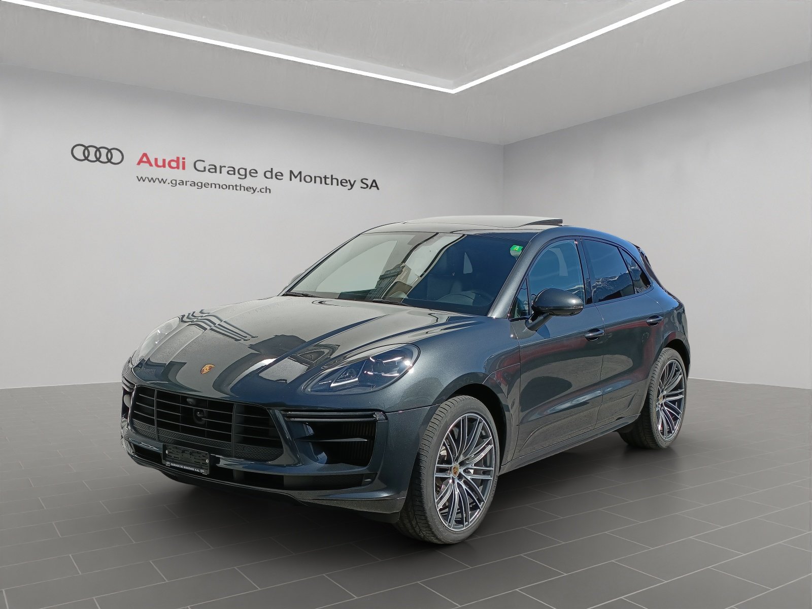 PORSCHE Macan Turbo