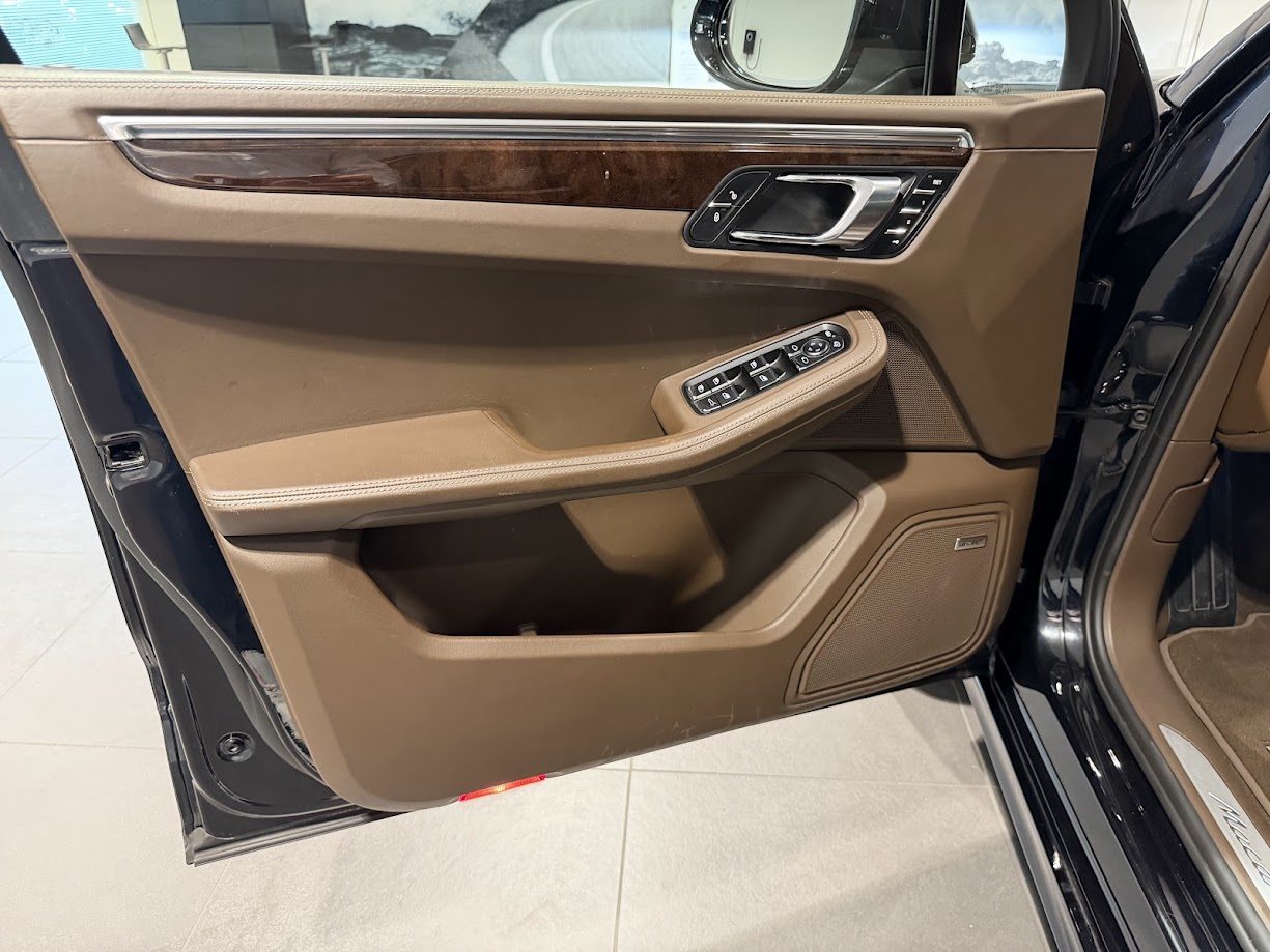 PORSCHE Macan Turbo, Petrol, Second hand / Used, Automatic - 3