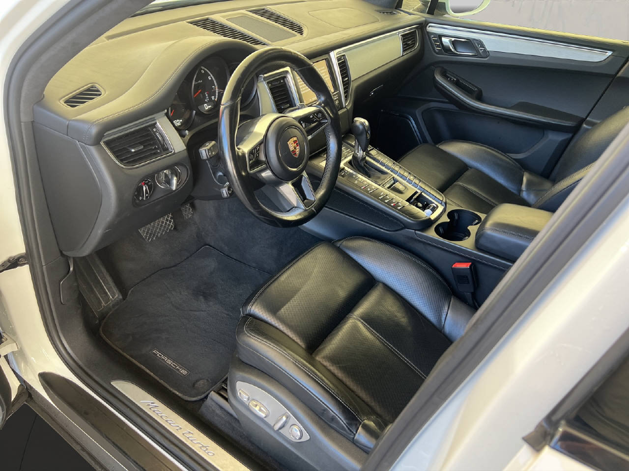 PORSCHE Macan 3.6 V6 Turbo, Petrol, Second hand / Used, Automatic - 6