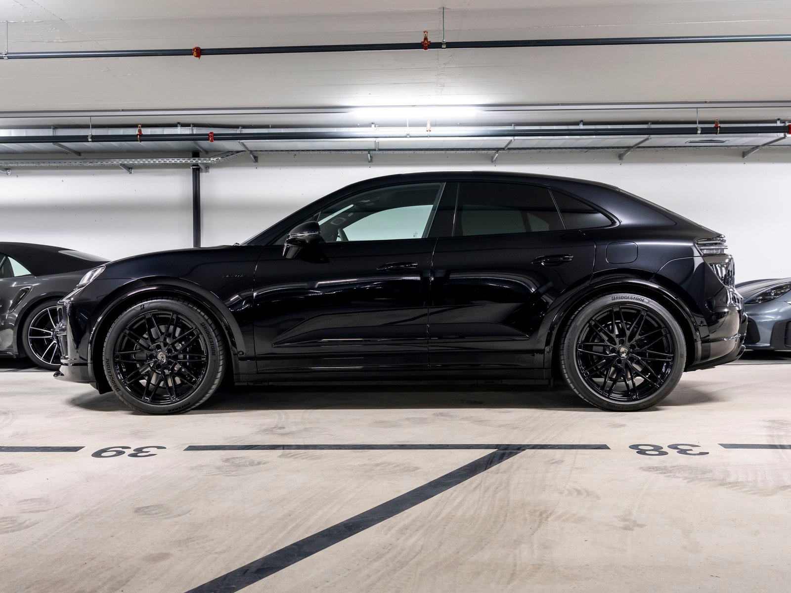 PORSCHE Macan Turbo 100kWh, Electric, New car, Automatic - 2