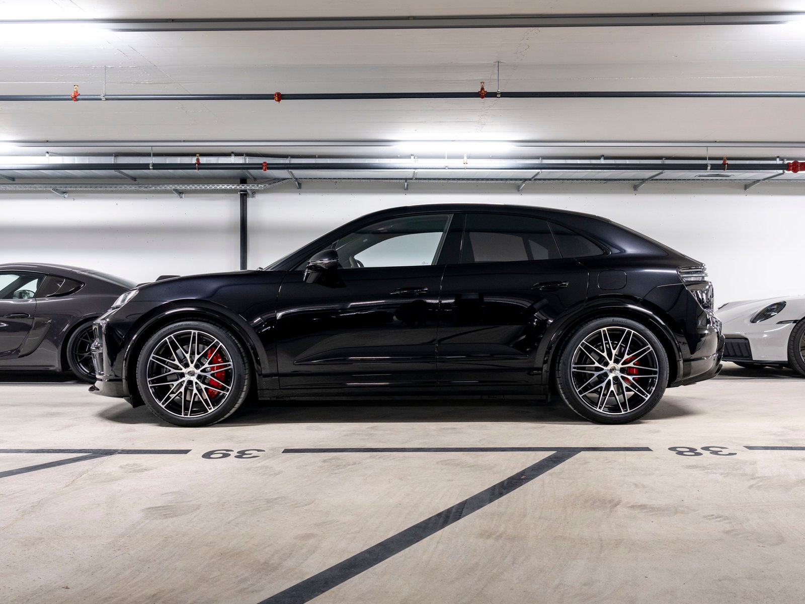 PORSCHE Macan Turbo 100kWh, Electric, New car, Automatic - 2