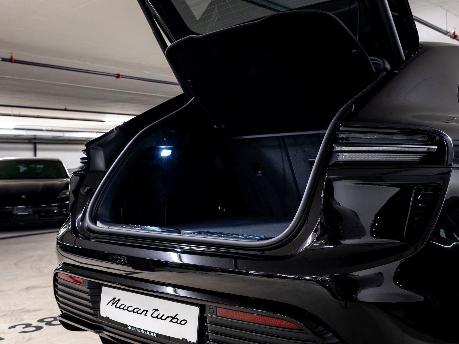 PORSCHE Macan Turbo 100kWh, Electric, New car, Automatic - 7
