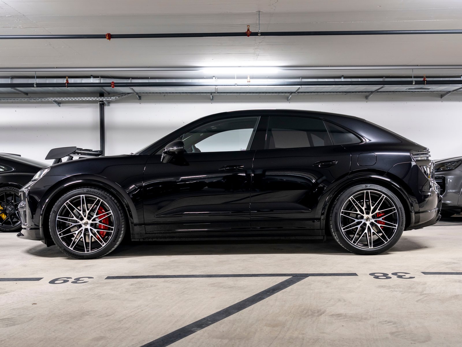 PORSCHE Macan Turbo 100kWh, Electric, New car, Automatic - 2