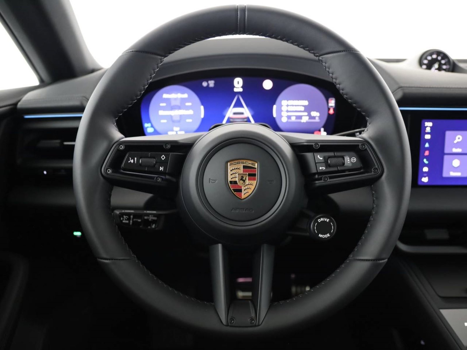 PORSCHE Macan 4S, Electric, New car, Automatic - 4