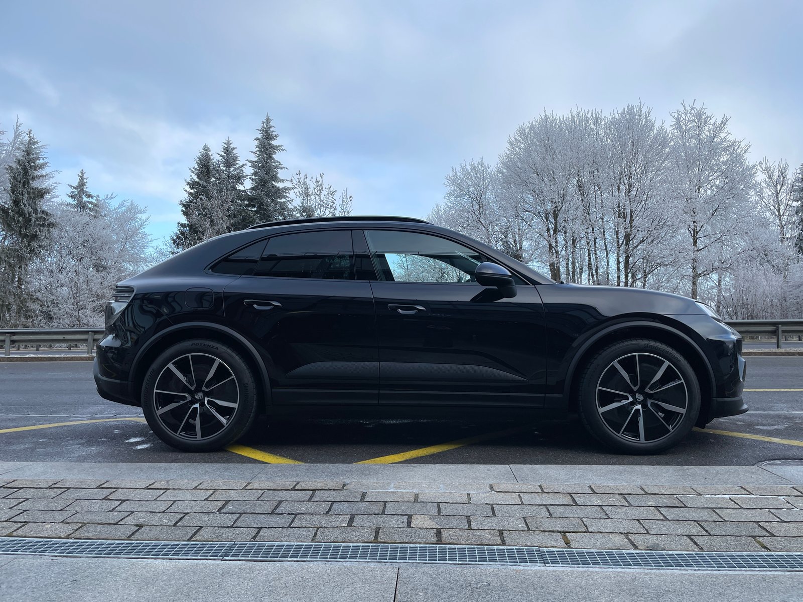 PORSCHE Macan 4 100kWh, Elektro, Neuwagen, Automatik - 4