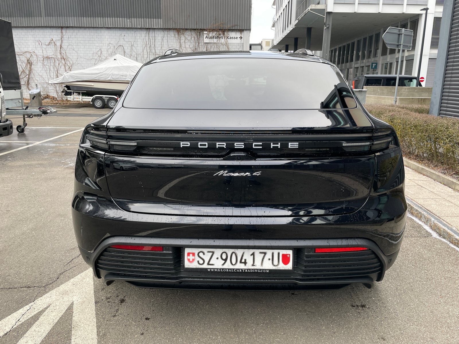 PORSCHE Macan 4 100kWh, Luftfederung, Panoramadach, usw, Électrique, Voiture nouvelle, Automatique - 4