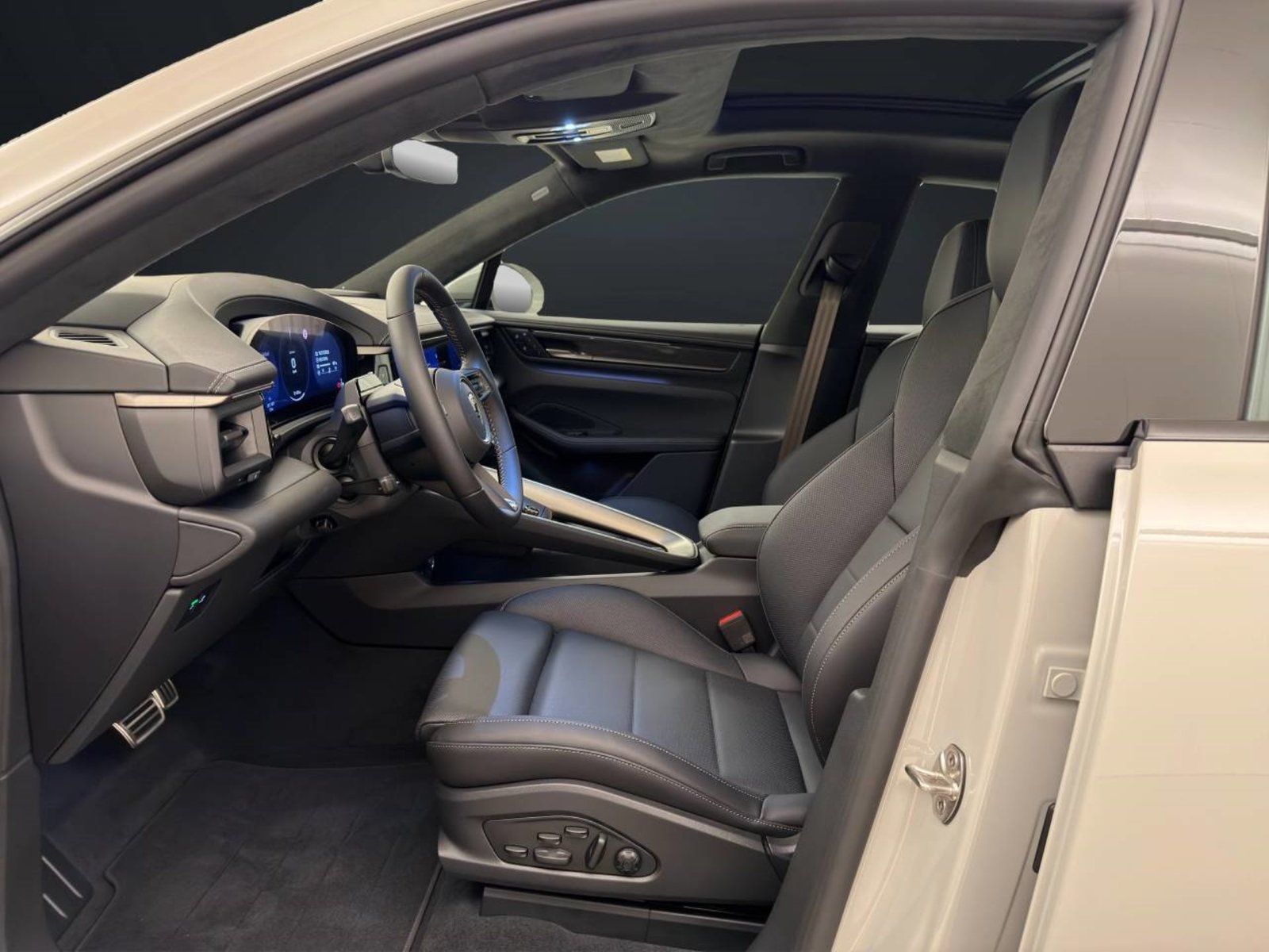 PORSCHE Macan Turbo, Electric, New car, Automatic - 5