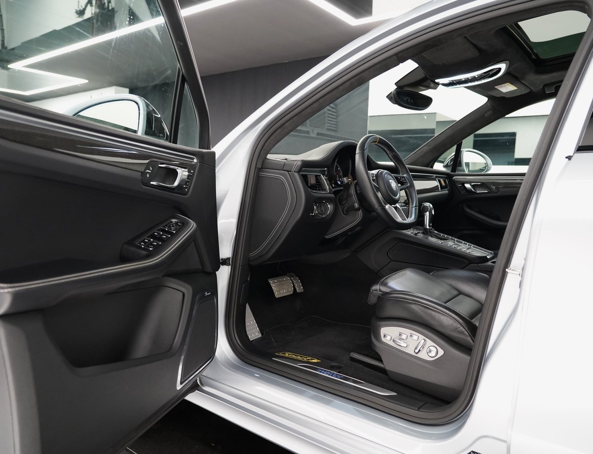 PORSCHE Macan Turbo, Benzin, Occasion / Gebraucht, Automatik - 7