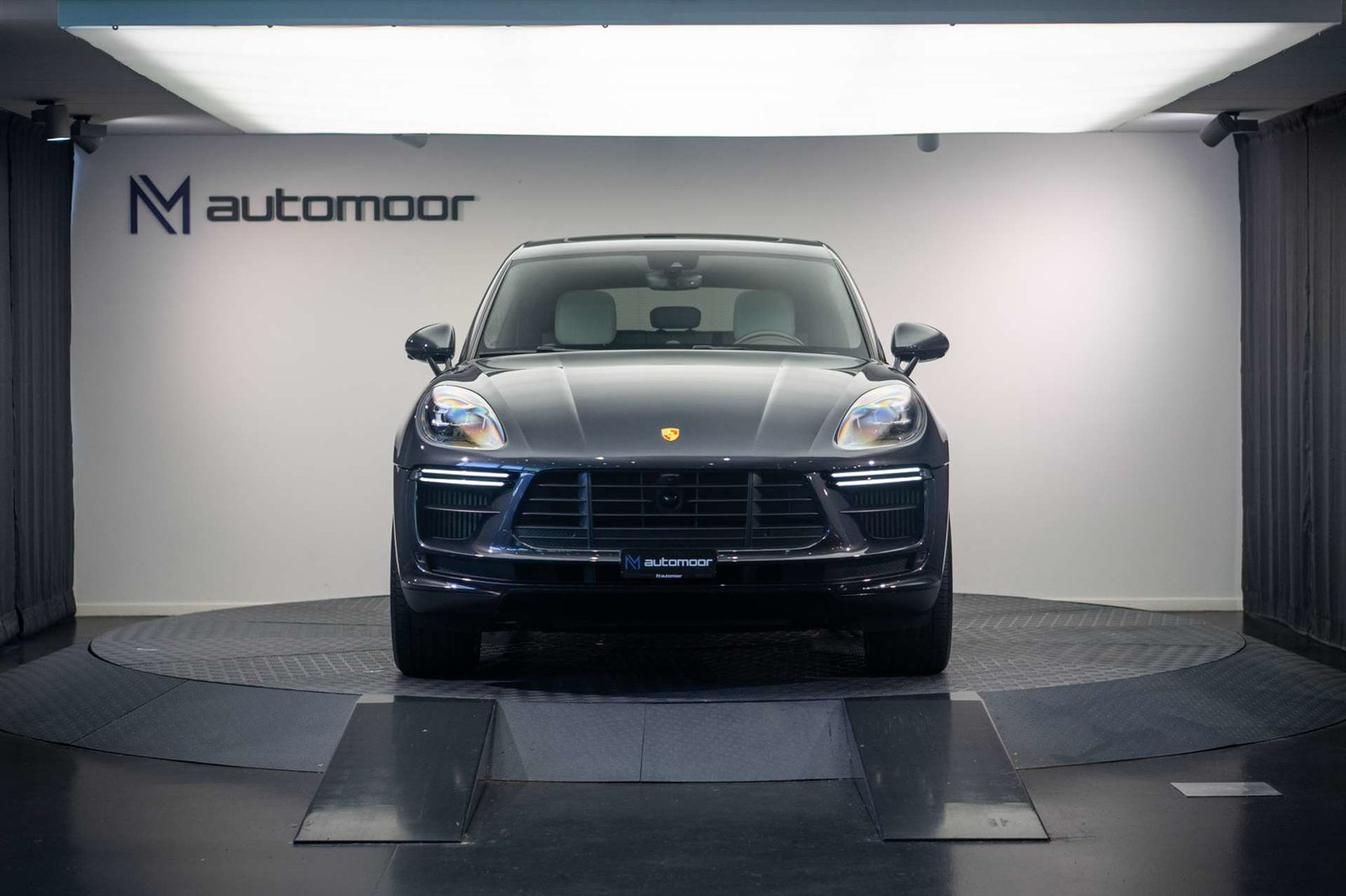 PORSCHE Macan Turbo PDK *CH-Fahrzeug* *Alcantarahimmel* *Pan, Petrol, Second hand / Used, Automatic - 2
