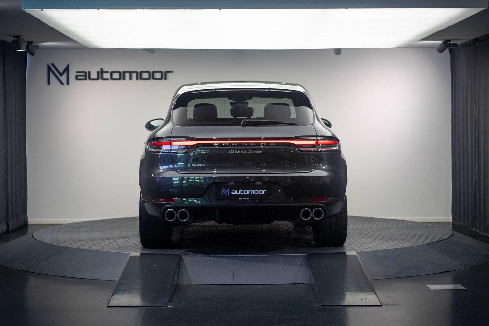 PORSCHE Macan Turbo PDK *CH-Fahrzeug* *Alcantarahimmel* *Pan, Petrol, Second hand / Used, Automatic - 6