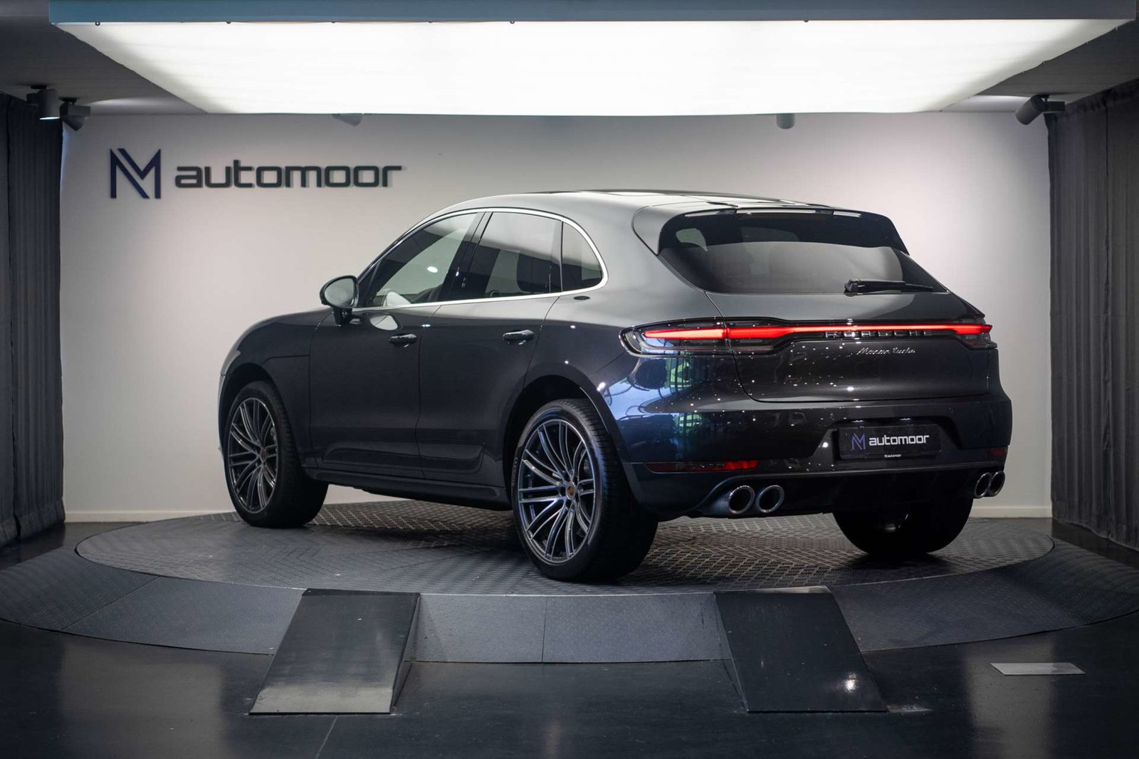 PORSCHE Macan Turbo PDK *CH-Fahrzeug* *Alcantarahimmel* *Pan, Petrol, Second hand / Used, Automatic - 7