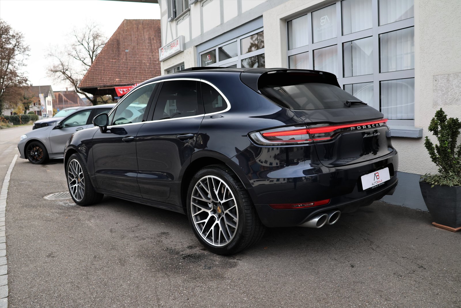 PORSCHE Macan Turbo PDK (CH) "Approved bis 05/2026", Benzina, Occasioni / Usate, Automatico - 5