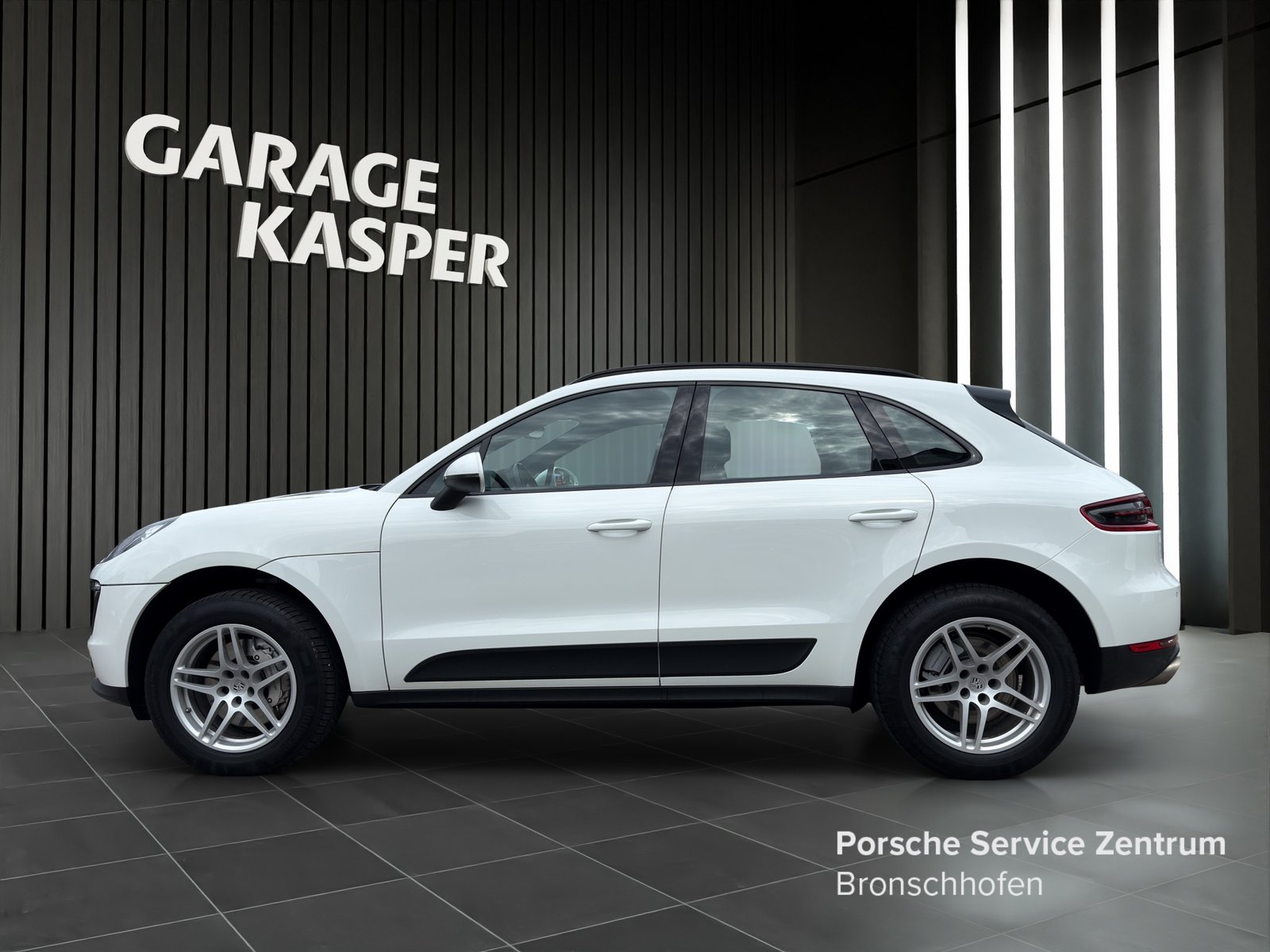 PORSCHE Macan S, Petrol, Second hand / Used, Automatic - 2