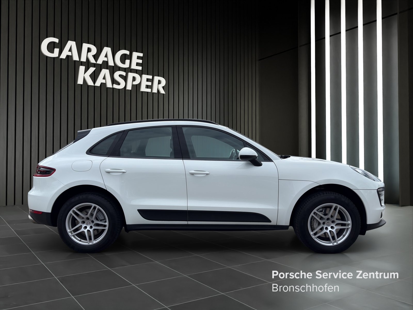 PORSCHE Macan S, Petrol, Second hand / Used, Automatic - 6