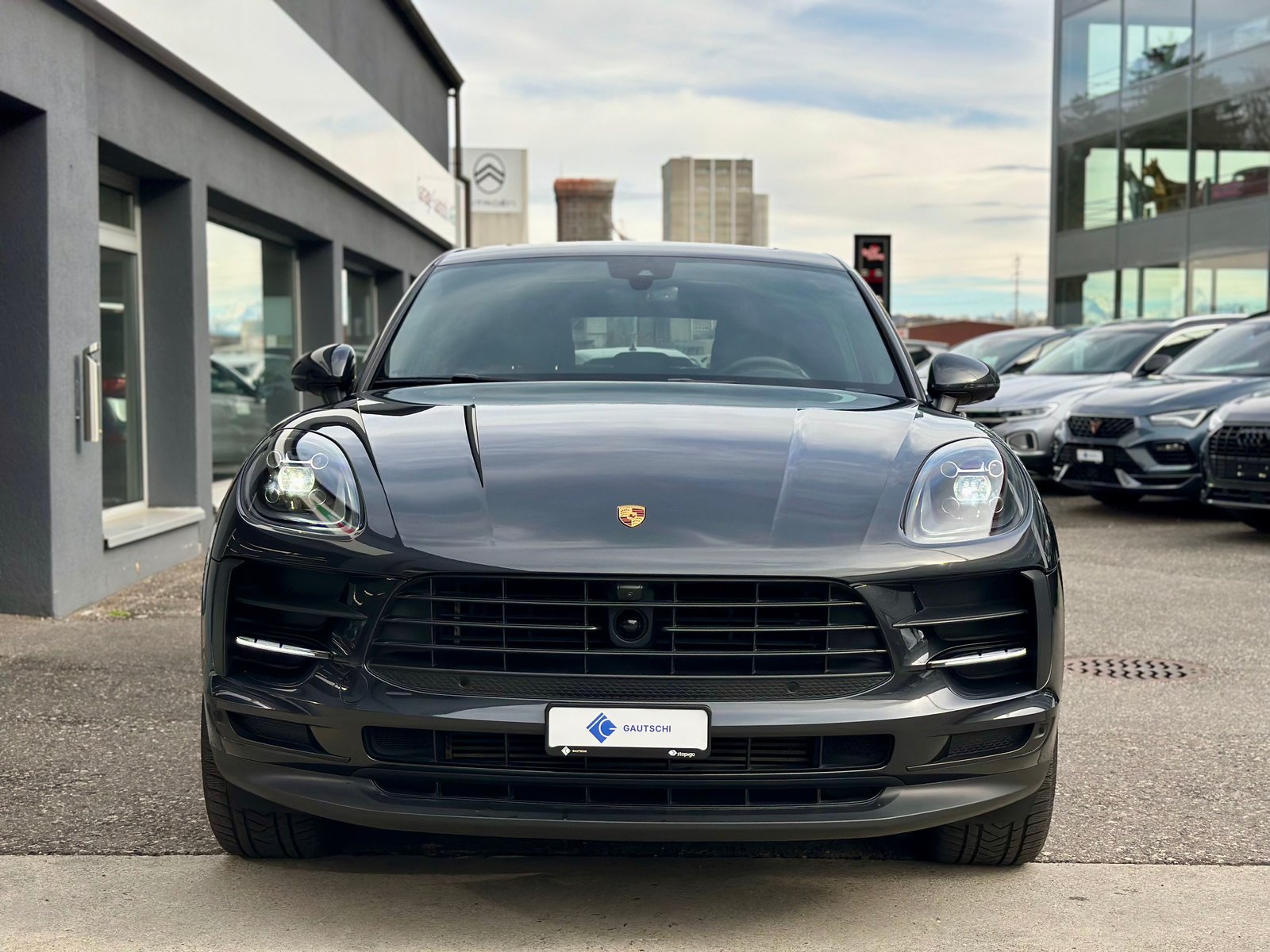 PORSCHE Macan PDK, Petrol, Second hand / Used, Automatic - 2